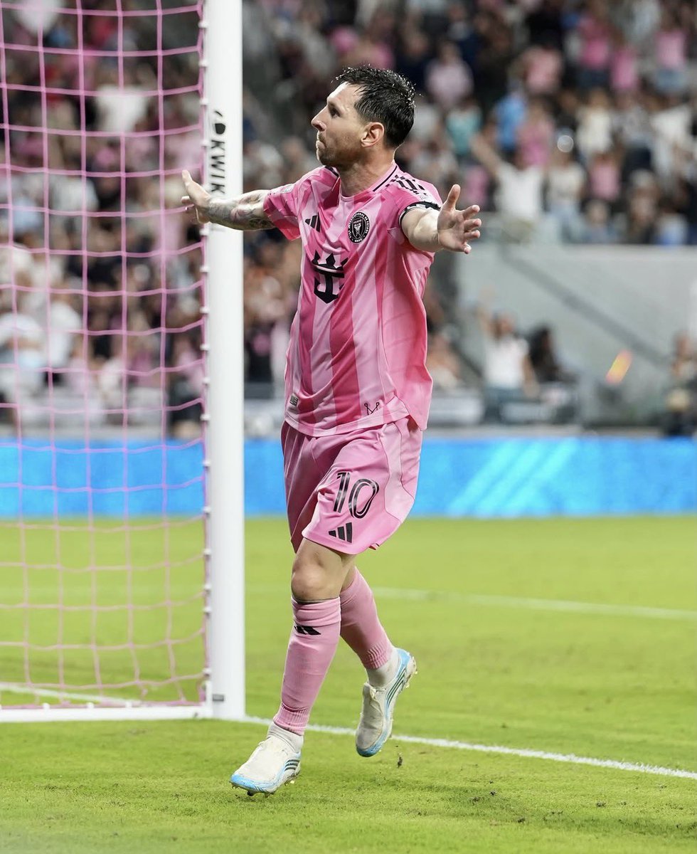 Messismo10's tweet photo. Dos goles y una asistencia vs San Luis, por la Leagues Cup.

Qué lindo verte, capitán. https://t.co/5dGVlEKl2R