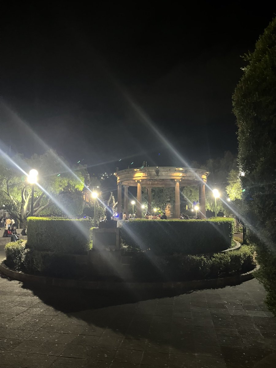 djivanka__'s tweet photo. Xela se mira bonita de noche https://t.co/LuRr1KakIt