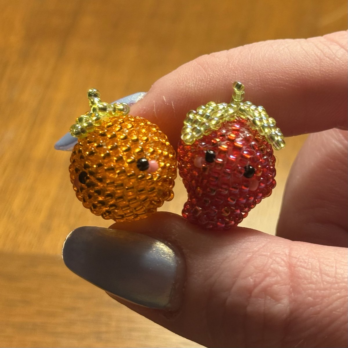 inniezzz's tweet photo. i made a teeny tiny nichojoo out of beads ٩( ᐛ )و https://t.co/mJXlX2Byc9