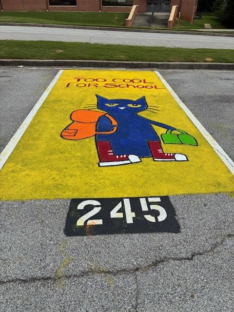 KimCayetano4's tweet photo. These seniors at Paulding County High School are so gifted and the artwork for their parking space is so AMAZING!
#ArtMatters
#❤️PCHS
#Classof2027 https://t.co/P6u2xZdVCB