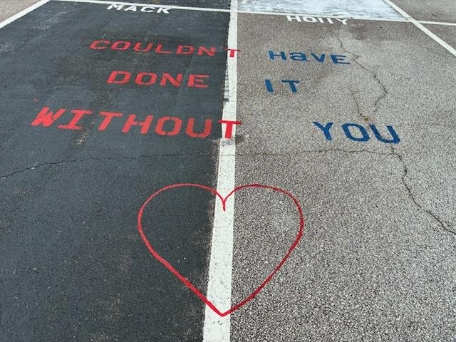 KimCayetano4's tweet photo. These seniors at Paulding County High School are so gifted and the artwork for their parking space is so AMAZING!
#ArtMatters
#❤️PCHS
#Classof2027 https://t.co/P6u2xZdVCB