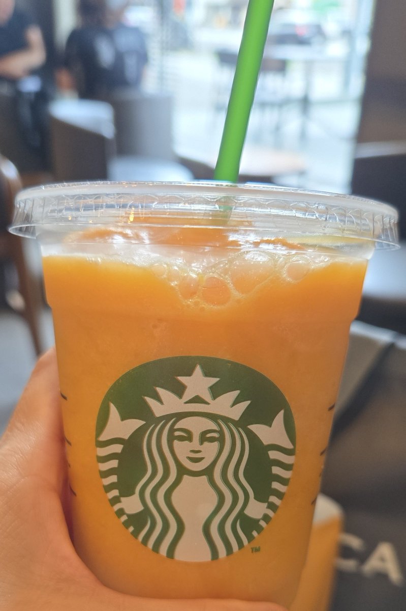 sosou_m17's tweet photo. 連日のスタバ。マンゴーフラペチーノを頂きました。浜の町のスタバもオープンしていて、そちらに行ってみたくはあったけど、いつものスタバへ。#スタバ　#マンゴー　#長崎 https://t.co/T4vTaVEaWD