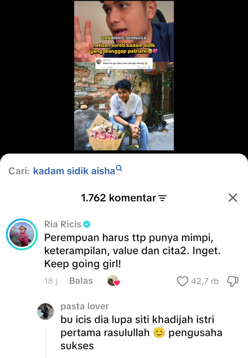 kamarlintang's tweet photo. Ria Ricis komentarmu 🙏

Ricis nulis komen, "Perempuan harus ttp punya mimpi, keterampilan, value dan cita2. Inget. Keep going girl!"

Ricis juga komen, "Dia ga salah. Kalian juga ga salah, cuma aku sdh prnah berumah tangga. Dan gagal. Jadi..... kalian aja yg lanjutin dh." https://t.co/ojriOqGN57