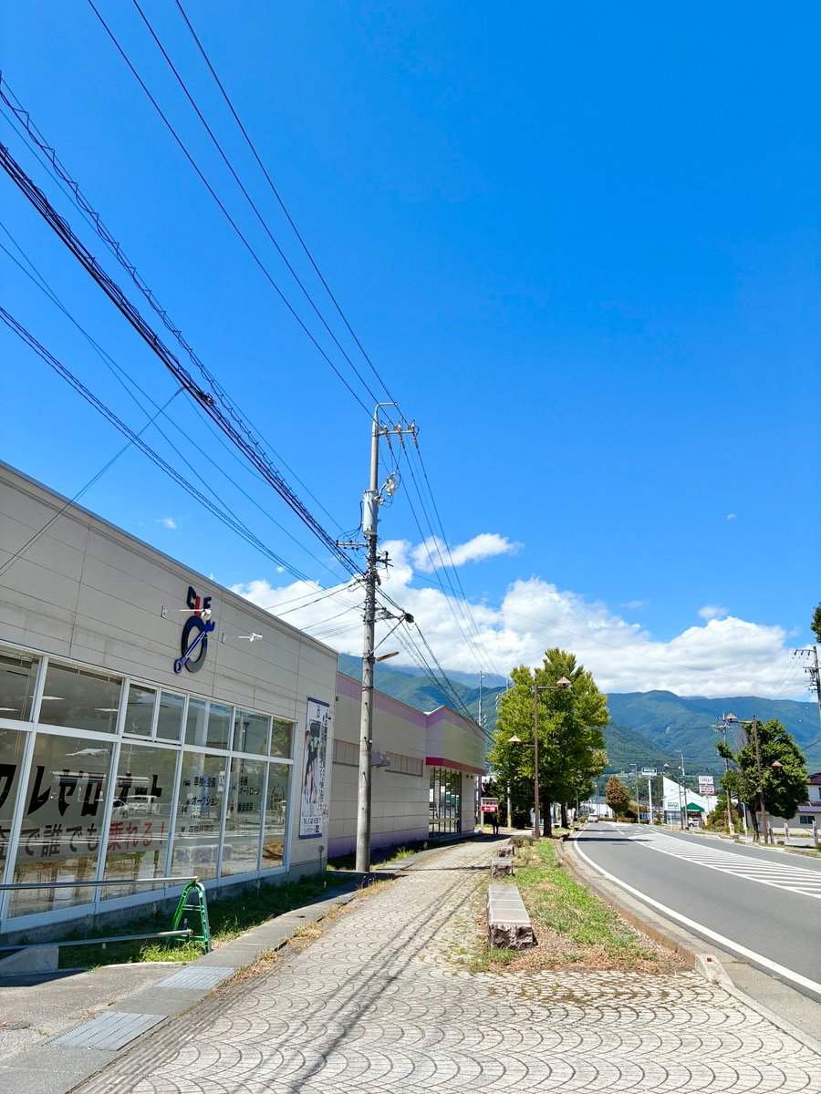 clezero_auto's tweet photo. こんにちは！

今日も暑いですね～💦

暑さに耐えるには暑熱順化を行うことが大切🤗
1日30分の軽い運動や湯船につかる入浴を続け
汗をかき、暑さに負けない身体作りを💪

【天気】晴れ所により曇り【気温】32℃/21℃                      
#イマソラ #伊那市天気 #伊那市の交通 https://t.co/i6J6ZHikdq