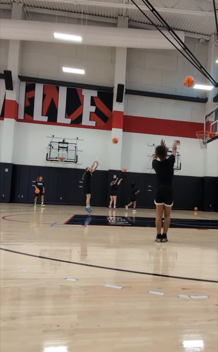 ReaganBenn0's tweet photo. Thank you @Young_CoachB and @GovsWBB for having me at your Elite Camp, August 1, 2026. Eye opening experience. Lots of work to be done. https://t.co/JAvzVlZrHZ