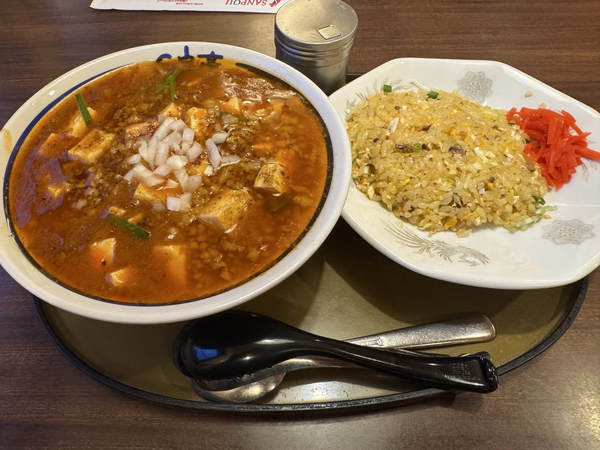 KyMosh's tweet photo. 2026 6.14 38杯目
中華麺食房　三宝亭　長岡シビックコア店

全とろ背脂麻婆麺
半炒飯

自分的には衝撃的に美味しかったです…
チャーハンに餡をかけて最高でした🤤

最高に美味しかったです！
ご馳走様でした🙏 https://t.co/7zJqTKhaIV