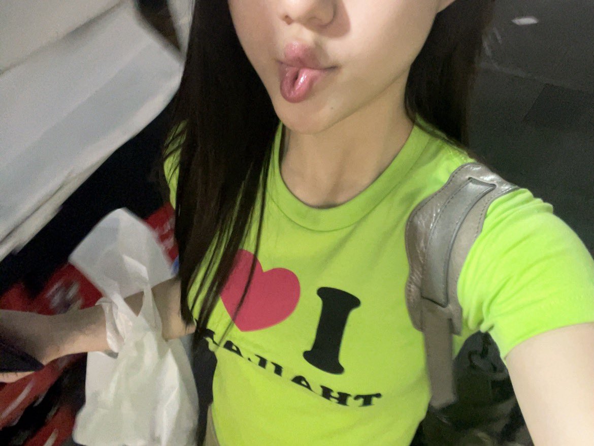 Michie_JKT48's tweet photo. #KaMich throwbackkk https://t.co/KAjZkEevDX
