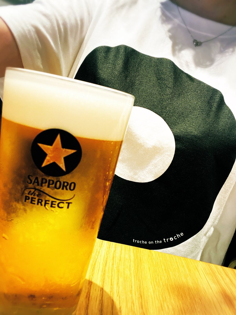 mrkmnkt's tweet photo. 赤坂にクジラが群れているというので観に行きました。そこは愛でぐっちゃぐちゃで混沌とした、美しい海でした。感情と笑いの波に溺れまくり。

いや、とにかくさやかさんが可愛かっこよくて抱かれたい先輩No. 1。東地さんの居住まいはいい感じすぎてけしからん。菊池さん。好きです。(告白)
#トローチ https://t.co/iMmYg3Hyrr