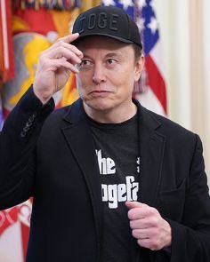 ElonSpaceGalaxy's tweet photo. Rate the fit 1-10 🔥#ELONMUSK #DogecoinScam https://t.co/rpzCcGwwJH