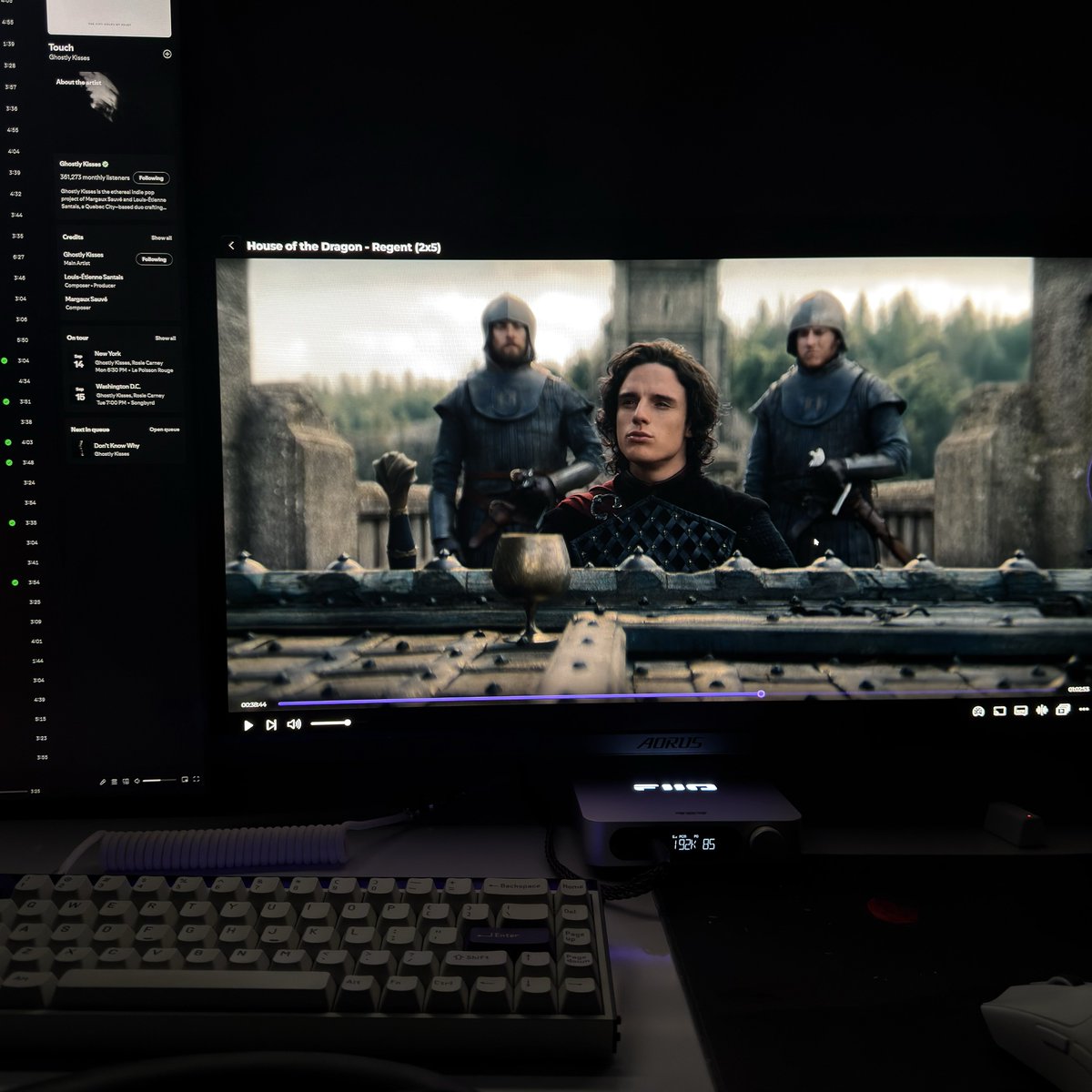 GhostlyCairokee's tweet photo. ليالي هاوس اللذيذة.. 
OLED With 1000nits HDR
 Hifiman xs Edition
حرفيًا السينما المنزلية > أي سينما ببالك https://t.co/zMXY7Qo7no