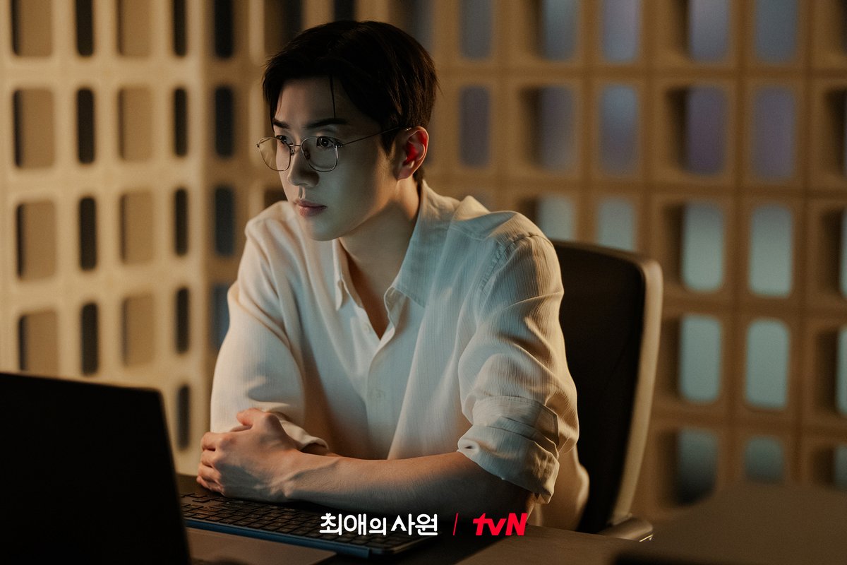 CJnDrama's tweet photo. 안녕하세요 팀장님! 저 이제 출근 안 합니다.
비주얼 복지가 끝내주는 아펠로로 이직합니다...★

[월화] 저녁 8:45ㅣtvN
#즐거움엔20tvN #최애의사원 #MyBiasMyBoss https://t.co/AMsC7Ub624