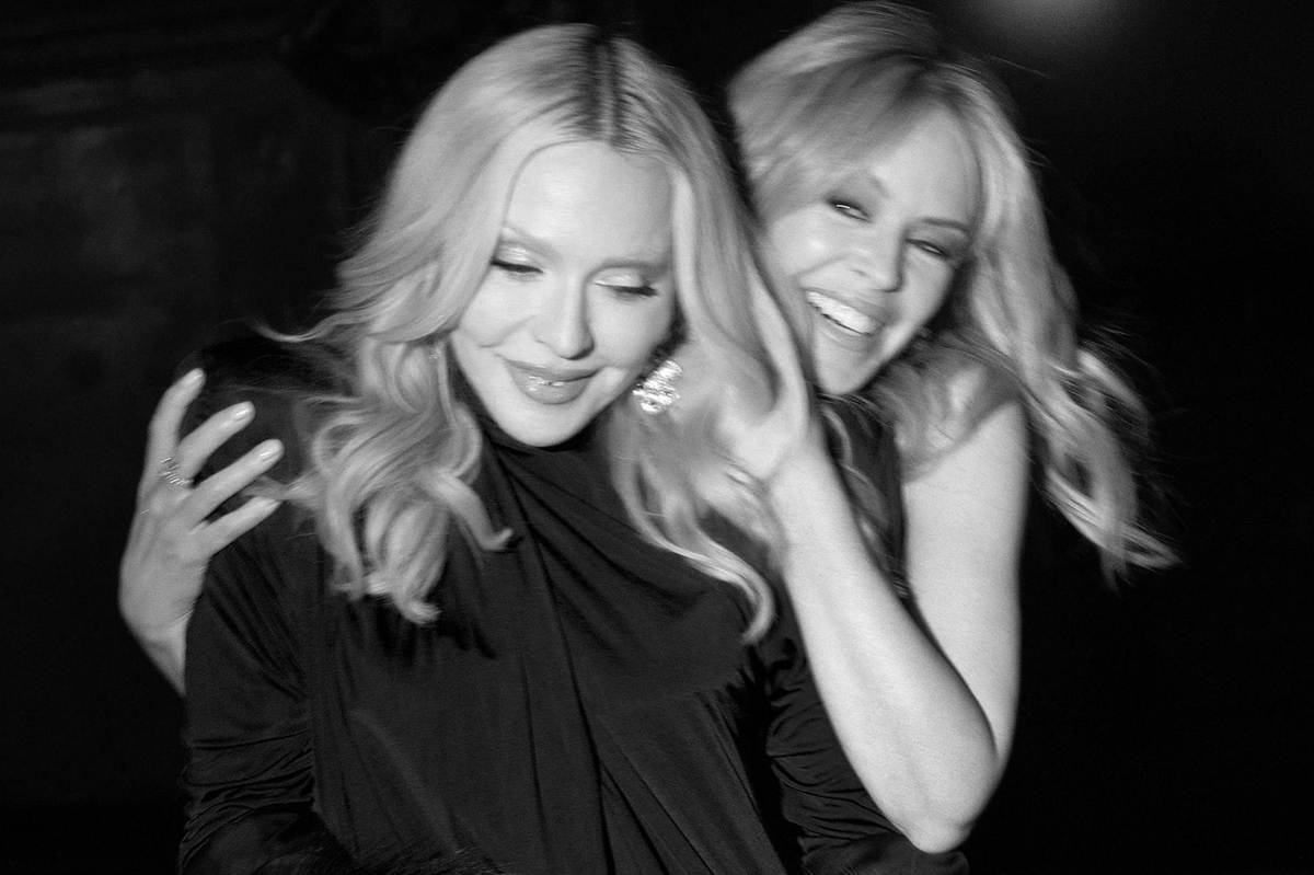 MadonnaLiteral1's tweet photo. Em poucas horas, Madonna e Kylie finalmente terão uma música juntas 💜 https://t.co/hJ7whwxdmU