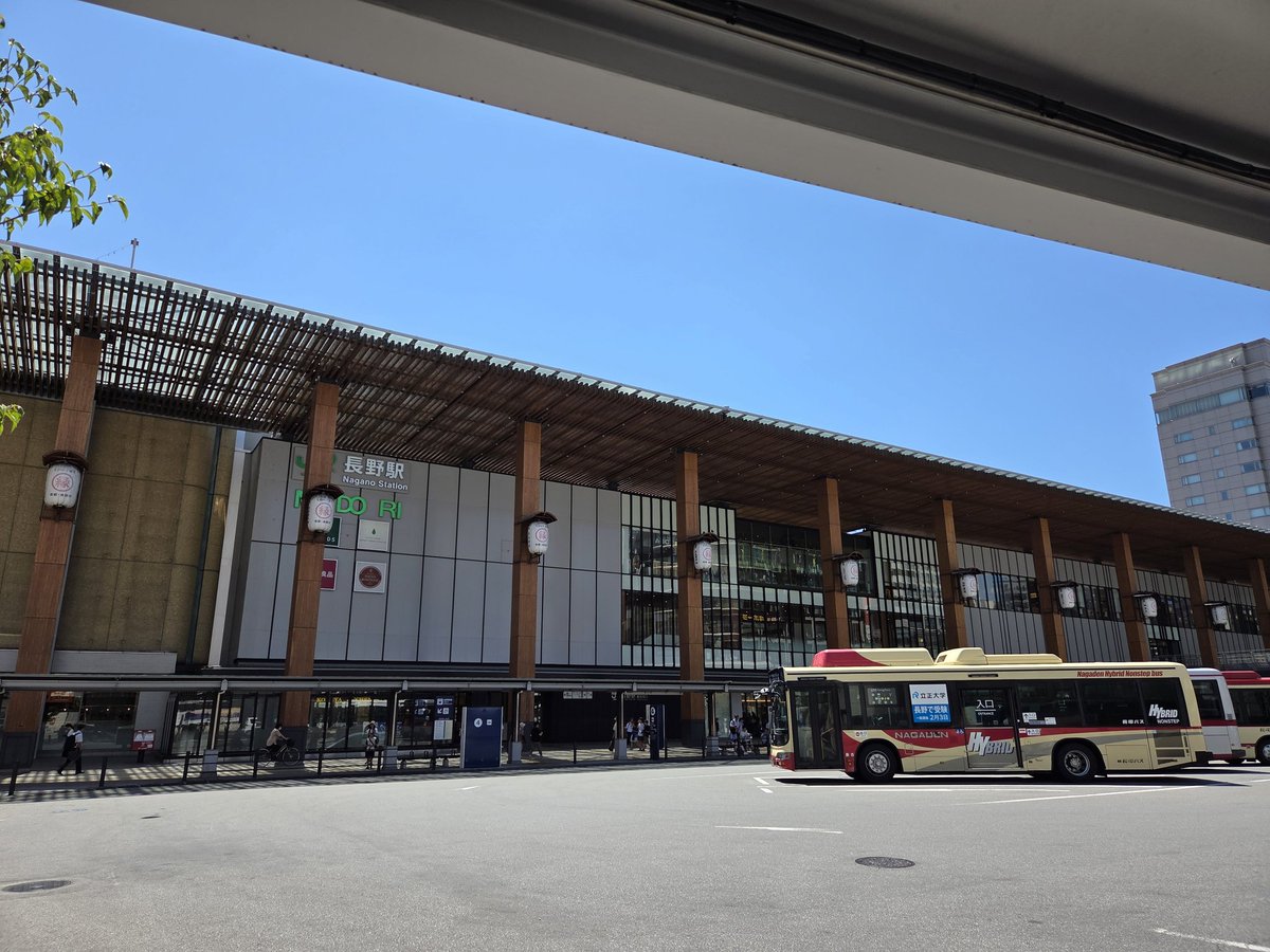 monst_mkks's tweet photo. 旅行に来たけど
ながもくんのグッズってないんだね https://t.co/Y1k0UrkWSv