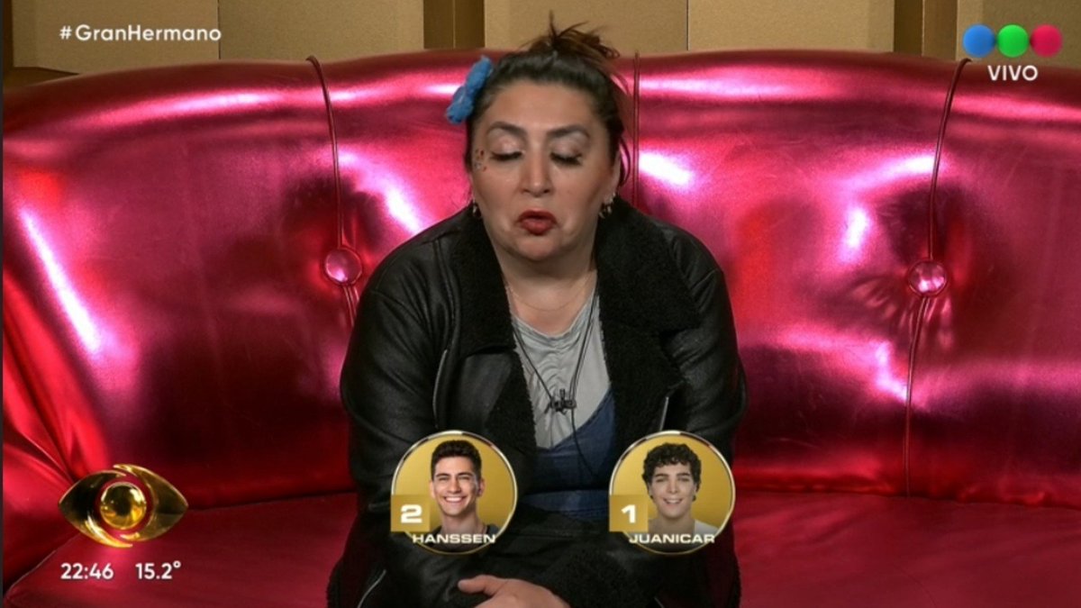 ghermanoar's tweet photo. "El complot" pero como se le ocurrió a la 🐍 no son anulados los votos ¿No @SANTIAGODELMORO @laubfal @GastonTrezeguet? #GranHermano https://t.co/HCcdCQY5P0