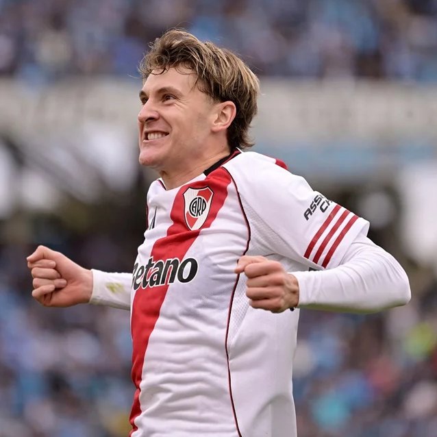 FutbolFichajes's tweet photo. 🚨 Facundo Colidio 🇦🇷 es nuevo jugador de Vasco da Gama 🇧🇷.

River Plate 🇦🇷 vende el 50% del pase a cambio de US$5M, además de agregar una cláusula por objetivos para la compra del resto de la ficha por el mismo monto.

Así, el Millonario terminará por ingresar US$10M por su delantero. #Fichajes