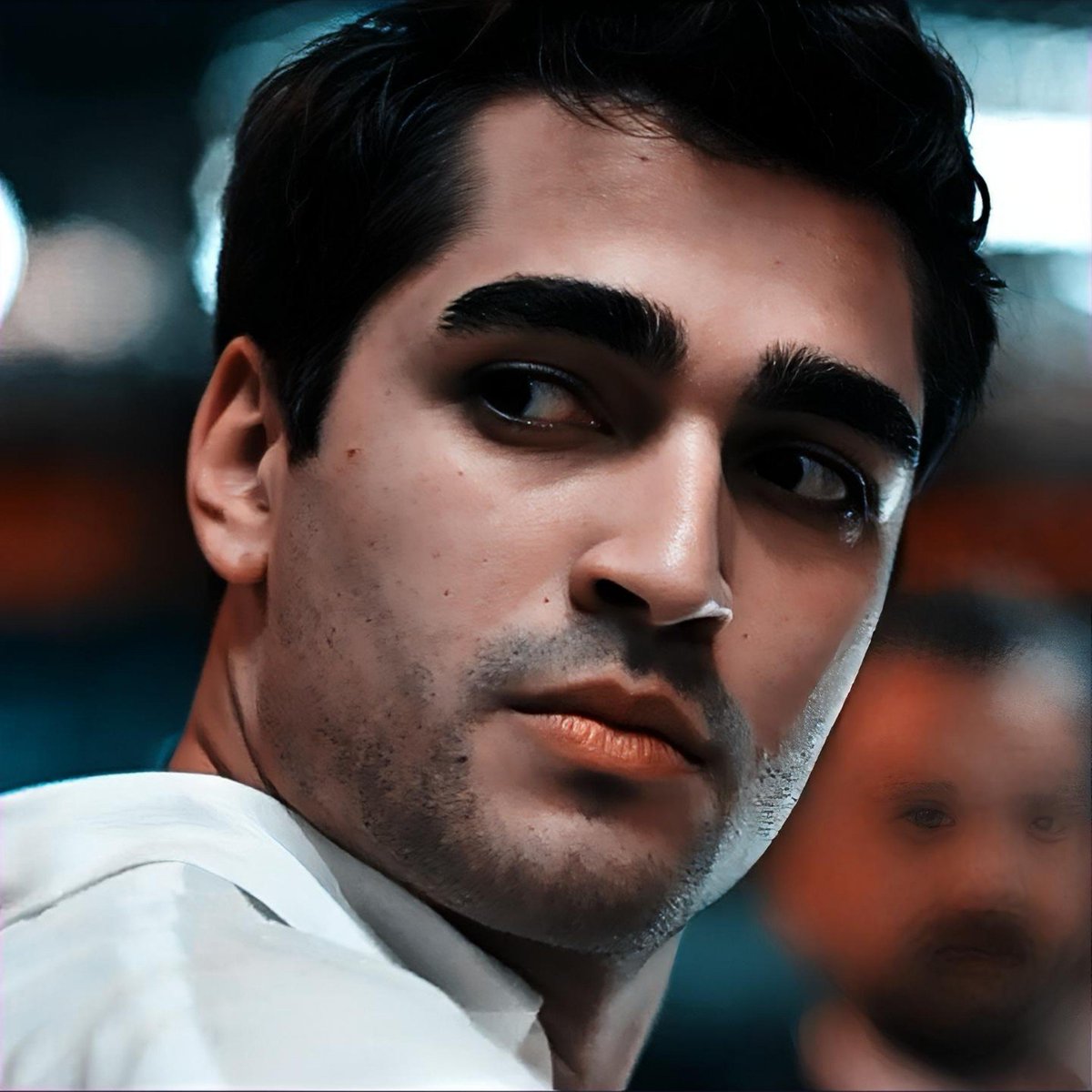 Dana91602073028's tweet photo. He’s dangerously handsome😍🤍
#MertRamazanDemir https://t.co/iCBmfCtN02