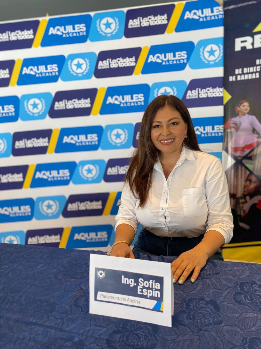 SofiaEspinRC's tweet photo. 🥁🎺 🇪🇨| HOY, la Dirección de Vinculación con la Comunidad del Municipio de Guayaquil realizó la Ceremonia de Entrega de Reconocimientos a Directores e Instructores de Bandas de Marcha y Grupos Artísticos, en el marco del Mes de las Artes.

Qué alegría ver que los actores del arte y la cultura que trabajan con niños, niñas y jóvenes son reconocidos por todo su trabajo y sacrificio. ¡Felicitaciones! ✨🙌🏽

El arte y la cultura es un motor de cambio social, sin duda.

Gracias por invitarme a participar, como Parlamentaria Andina. 😊

#Guayaquil #Guayas #SofiaEspin