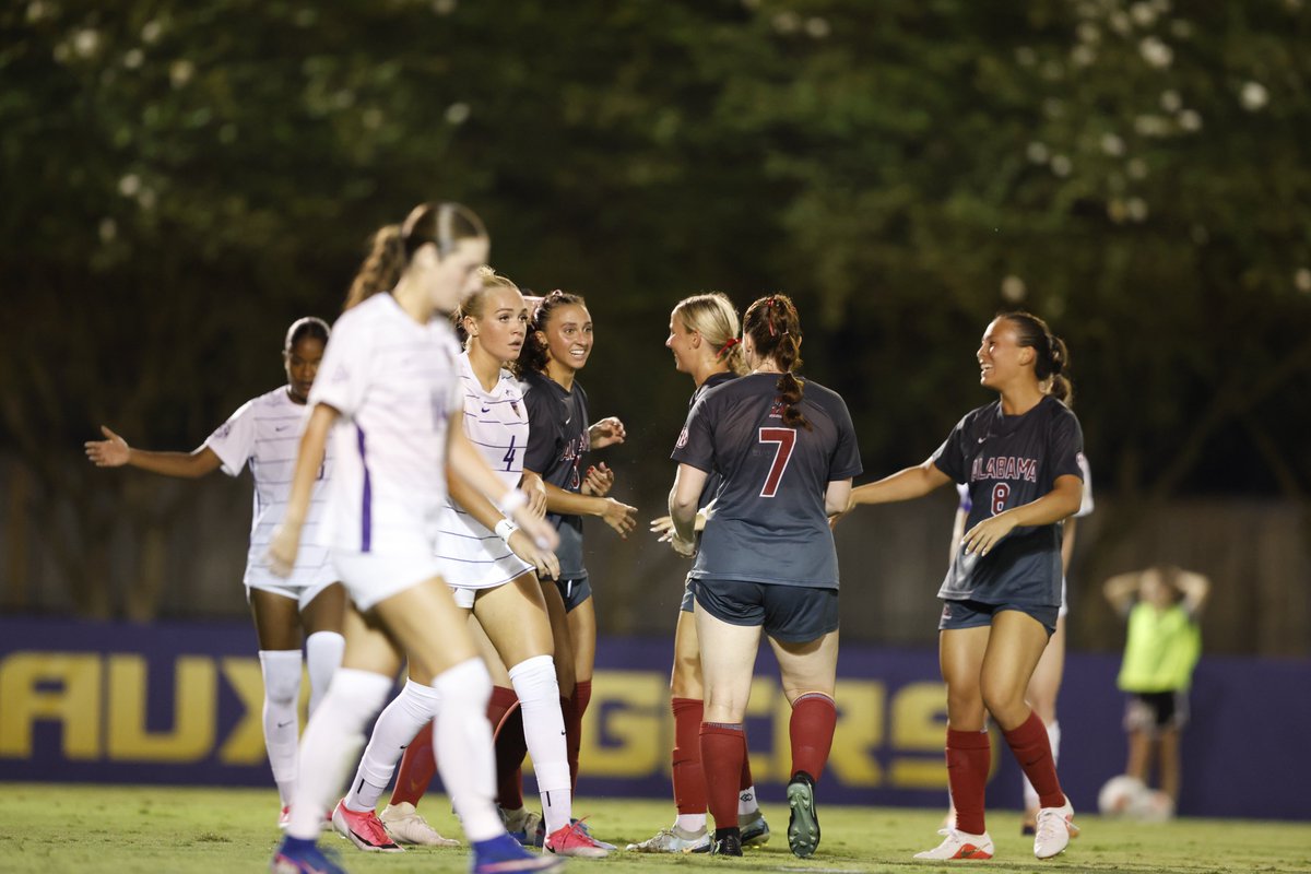 AlabamaSoccer's tweet photo. 65' | Olivia Belcher with the equalizer off the assist from Ashley Roni‼️

Alabama 1, LSU 1

#RollTide https://t.co/3Yty1jlXe2