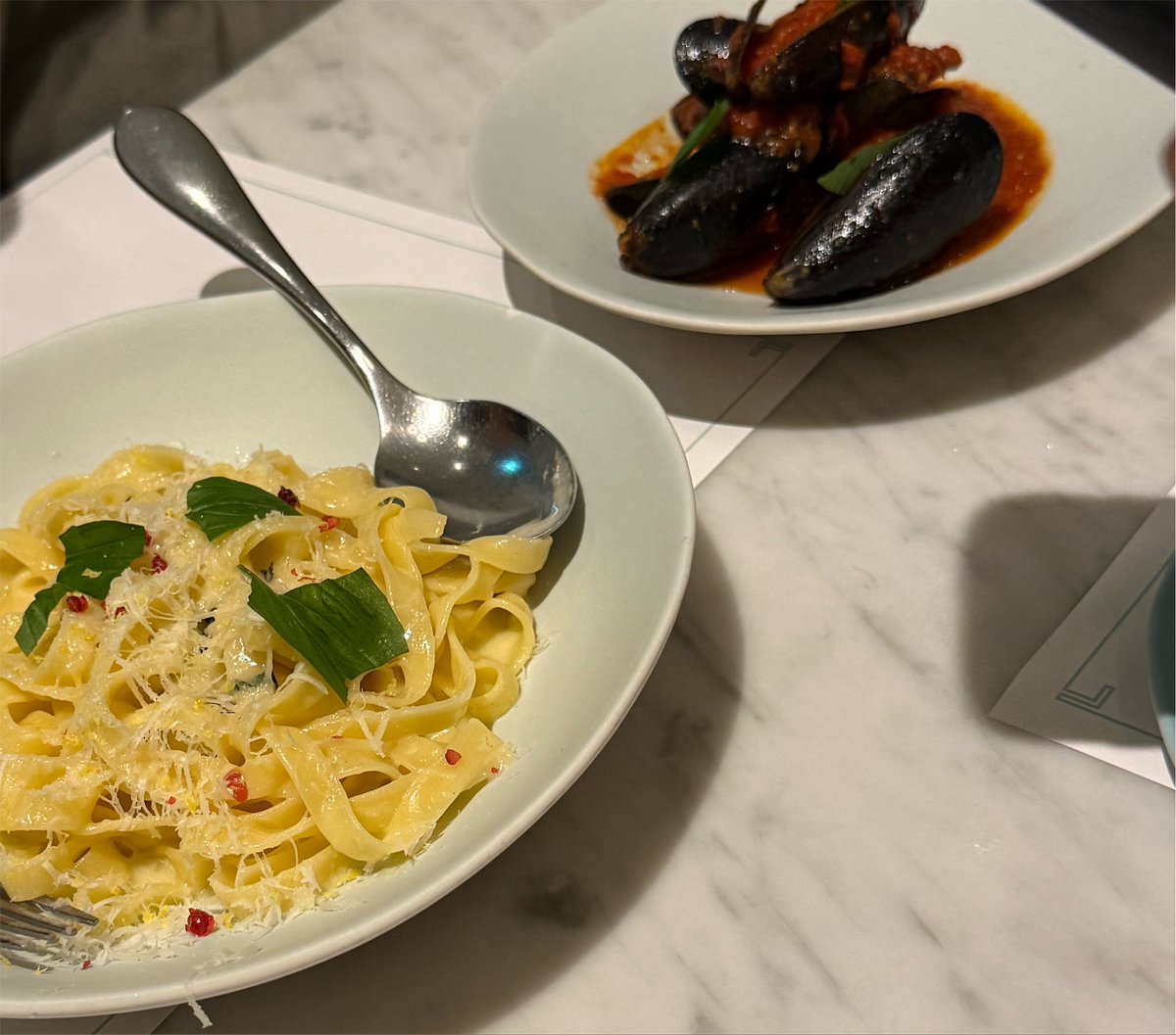 pompyminty's tweet photo. 中国映画週間の時によくコレドのお茶するお店はイタリアン。いつかここでディナーをと思う願いが叶いました。レモンのパスタ美味しかった。 https://t.co/c93DtwGEE8