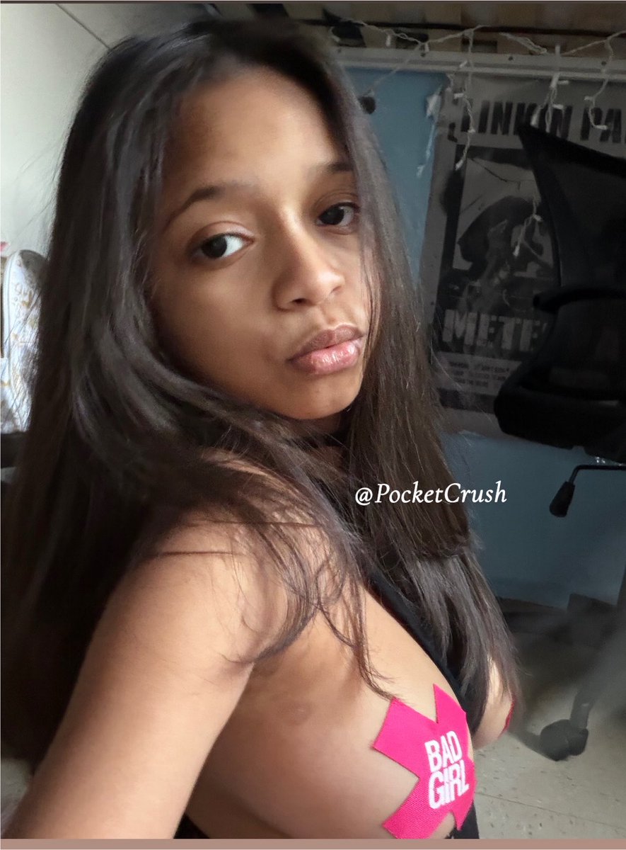 PocketCrush's tweet photo. Way 2 Sexy🥰 #BadGirl https://t.co/5Rn891PkNC