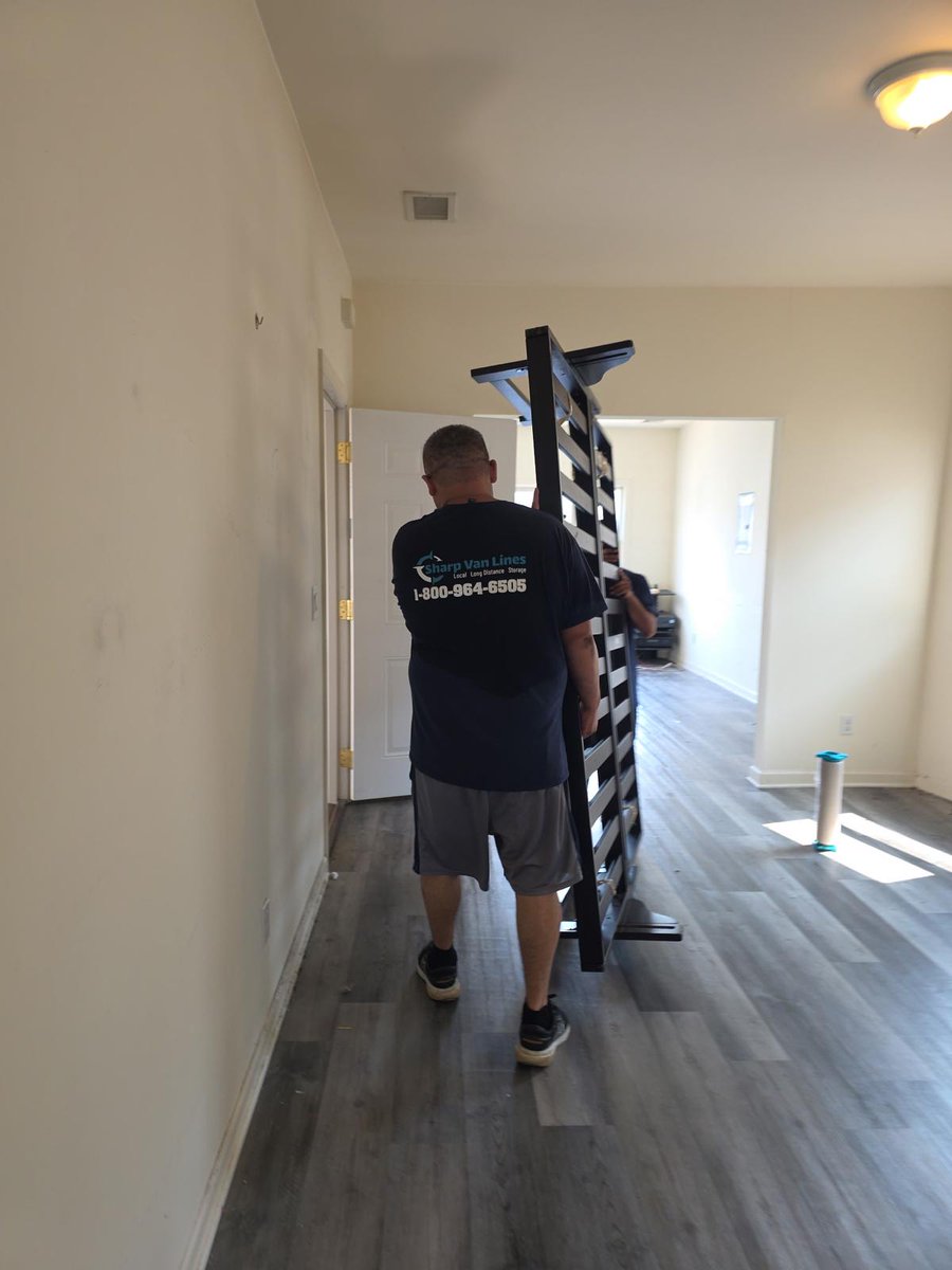 sharpvanlines's tweet photo. Another full day of careful handling, teamwork, and getting every piece where it needed to go.
#SharpVanLines #MovingDay #FurnitureMoving #ResidentialMoving #ProfessionalMovers #CarefulHandling #NYCMovers https://t.co/pZpBv8u1NV