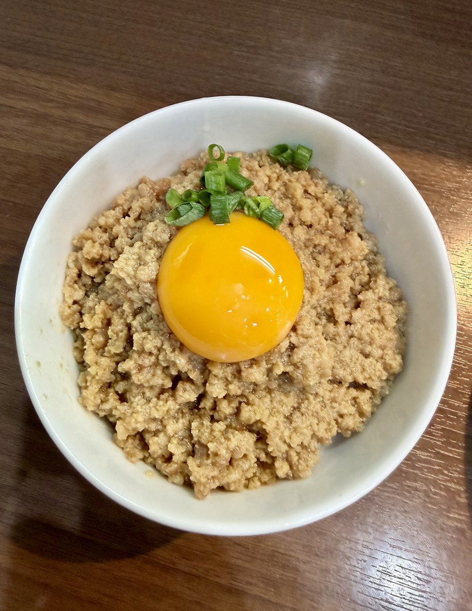 menna_ojisan's tweet photo. Noodle&amp;Spice curry 今日の1番
@2bosi_spice 

▪️名物！梅ニボつけソバ＋味玉
▪️卵黄のせそぼろごはん

ランチで奥ｻﾏと『今日の1番』さん🚗
再開したとのことなので早速訪問☝️
煮干しの旨み×梅の爽やかな酸味🥰
後味もスッキリ✨暑い日でも箸が止まらない食べやすさ😋

ごちそうさまでした🙏 https://t.co/B3QWiqDdVl