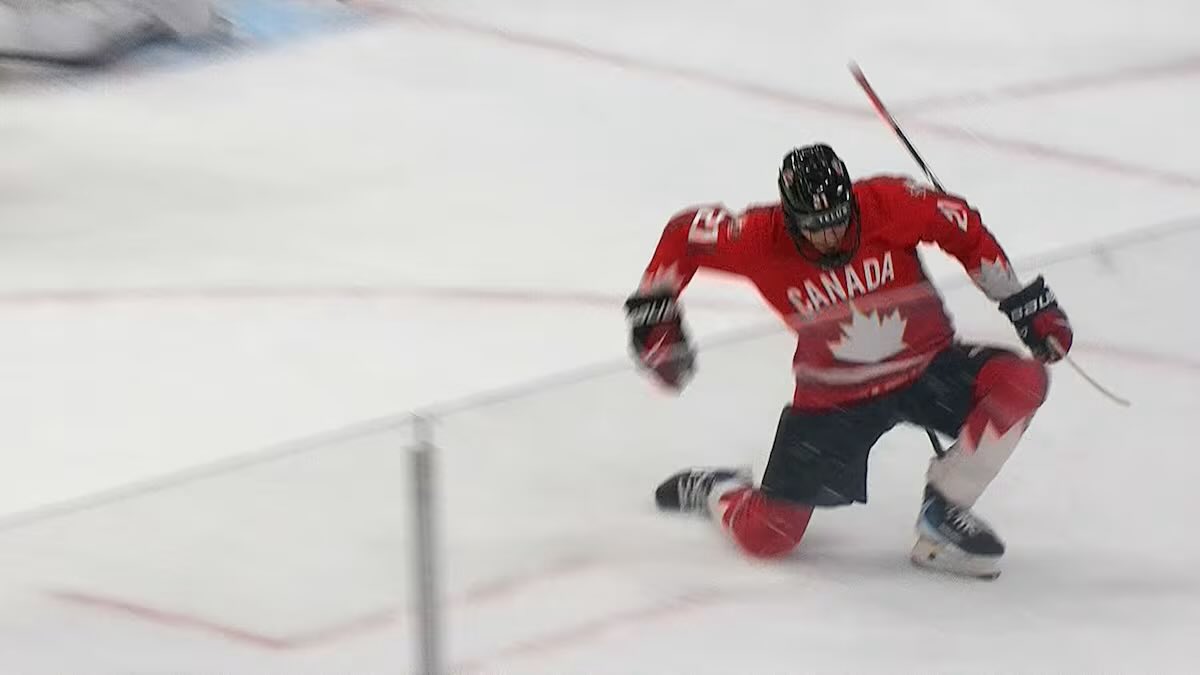TSNHockey's tweet photo. From @TSNRyanRishaug &amp; Cameron Gaunce - How youngsters Kayden Stroeder and Brock Cripps are flourishing for Canada, which is a perfect 3-0 heading into the semis at the Hlinka Gretzky Cup: https://t.co/PBURuOwXd8 https://t.co/QARp5gKHHQ