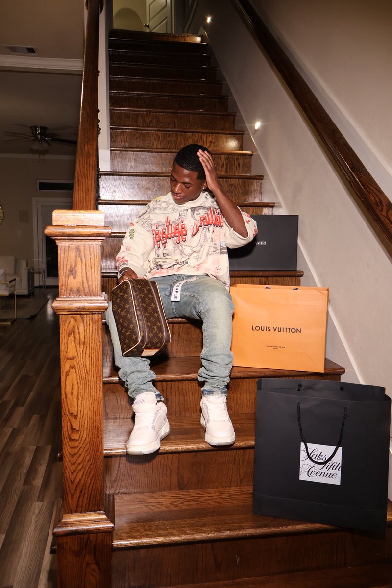 ssainttJayy's tweet photo. #21 🥳🥂 https://t.co/rBxkIcN7Yz