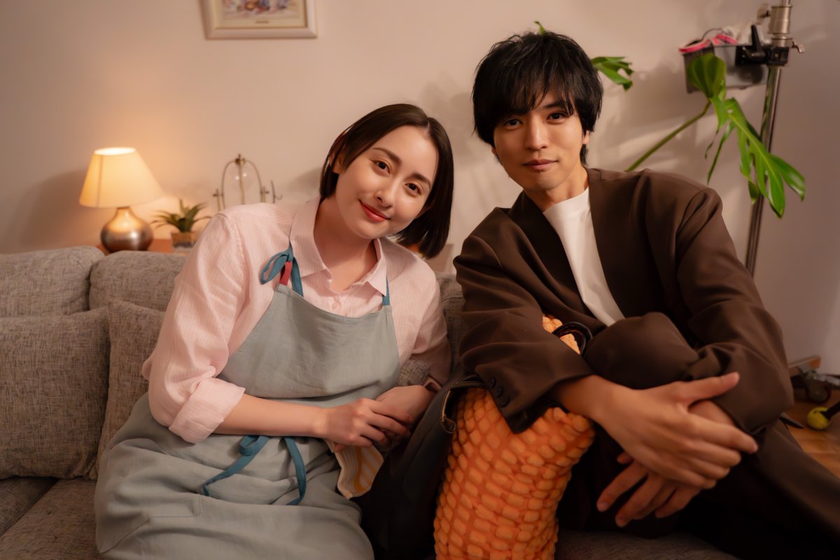 taberudake_tx's tweet photo. 🍽️ ✧ 𝐨𝐟𝐟 𝐬𝐡𝐨𝐭 ✧ 🥀

タキ(#早見あかり)とカズ(#桐山漣)、
食卓を囲むひととき🍚
オフショットをお届け.ᐟ.ᐟ📸

U-NEXT＆TVerにて配信.ᐟ📺
ドラマ『#一緒にごはんをたべるだけ』
📢 特別編成のため放送時間が変更となります。
きょう深夜𝟏:𝟎𝟎(𝟐𝟓:𝟎𝟎)〜放送.ᐟ(※60分押し)
#早見あかり #伊藤健太郎

☑︎U-NEXTでは最新話までの全話見放題独占配信中.ᐟ
☑TVerで無料見逃し配信中.ᐟ
※5話のTVer無料見逃し配信は8/6(木)深夜1:29まで.ᐟ
▶︎▶︎https://t.co/bOwdezvwOa
▶︎▶︎https://t.co/Z6inkgdNVs