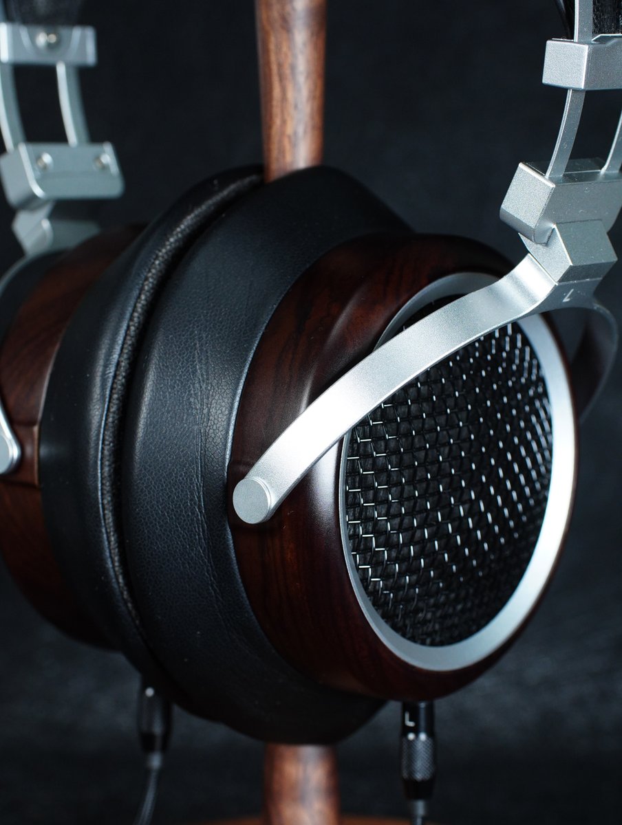 sivgaaudio's tweet photo. 🎶長時間の快適さを追求した設計。Hi-Fiサウンドのためにチューニング。
🎧SIVGA Luanとともに、音楽の世界へ没入する。
#SIVGA #Luan #HiFi #ヘッドホン https://t.co/jkel9x9Vco