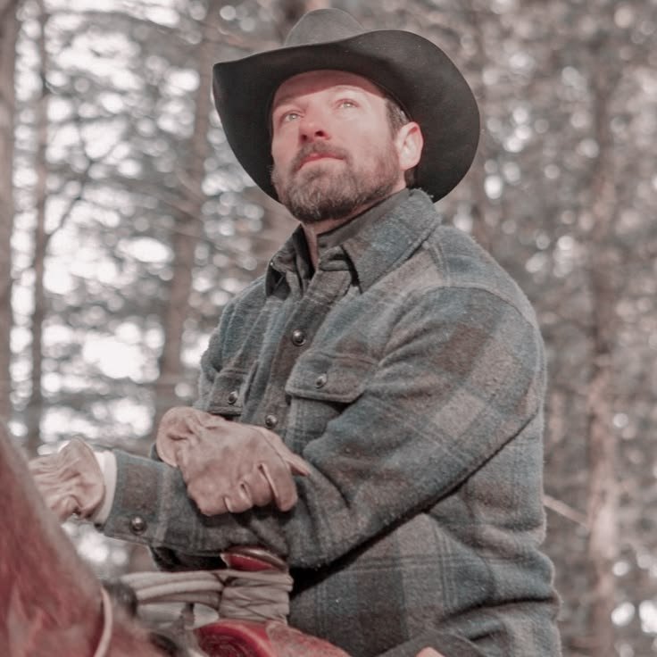 WolfFeller's tweet photo. Day 490 of posting the first Ian Bohen photo that Pinterest recommends.
#IanBohen #day490 #trend #yellowstone #ryan https://t.co/eue5QHuGiG
