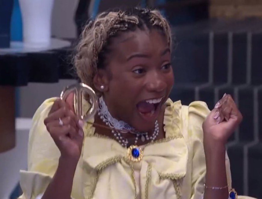 _modelmorg's tweet photo. Also, BIG shoutout to Taylor for winning her first veto!! I couldn’t contain my excitement for her especially since she needed this win! I’m so happy I got to be the one to crown her on her first one. 💛 #bb28 https://t.co/tImU4pZN2k