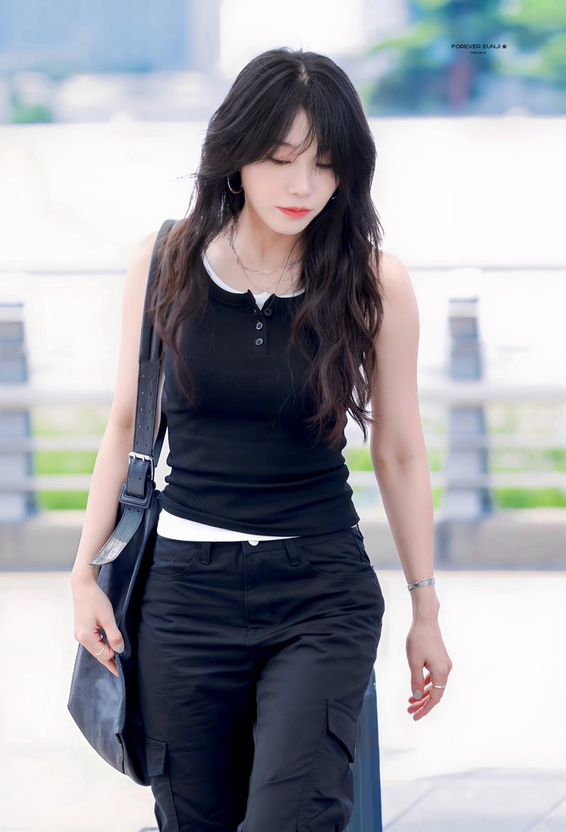 Forever__Eunji's tweet photo. 260730 ICN 정은지 🛫

@Apinkjej 🐶✨

Summer ☀️

#Apink #에이핑크 #정은지 #은지 #郑恩地 https://t.co/60Wjt0NP2c
