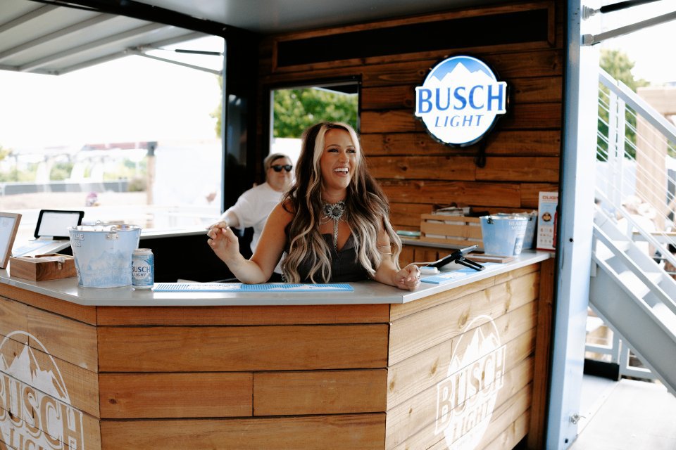 PrescillaBlock's tweet photo. It’s my favorite week of the year! I’ll be down at Busch Country in Ascend Park on Sunday 6/7 at 2PM. Come grab a beer (21+), listen to some great music, test out some new future Busch Light flavors and more! See y’all there! #paidpartner https://t.co/5ZNGF68bjZ