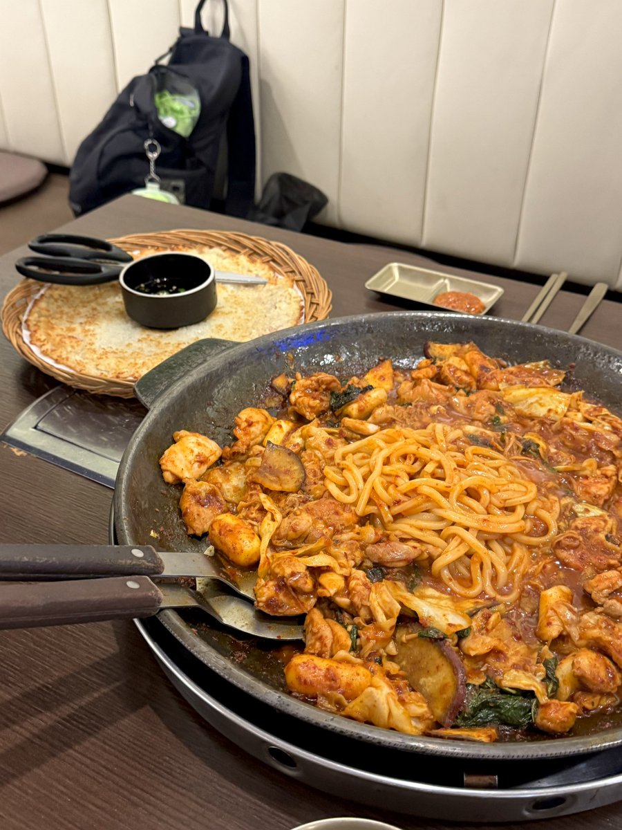 frozenberrymix's tweet photo. 어제
점심 계란앤드후랑크
오후 호박인절미
저녁 닭갈비앤드감자전

저녁은 자제해서 많이 안먹음
근데 너무 맛있었다 https://t.co/qFWbHCT4uj