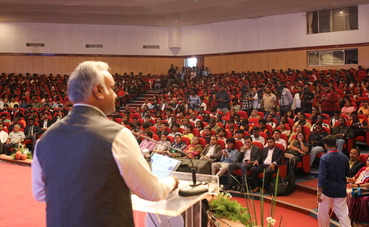 PriyankKharge's tweet photo. Delivered the inaugural address at the International Conference on “Leveraging Artificial Intelligence to Advance Sustainable Development Goals,” organised by the Wolverhampton-Bengaluru Centre for Research and Innovation, a collaboration involving Dr. Manmohan Singh Bengaluru City University and the University of Wolverhampton.

I spoke about the need to use AI responsibly as a force multiplier for solving real-world challenges. Its value will be measured by how effectively it improves healthcare, supports farmers, strengthens education, enables better governance and helps bridge development gaps. Students must combine AI skills with strong fundamentals, scientific temper and critical thinking, while universities must place greater emphasis on research, innovation, entrepreneurship and employability.

Karnataka will continue building a future-ready AI ecosystem through skilling, deeptech support and research partnerships with a clear focus on advancing the Sustainable Development Goals and delivering measurable impact.