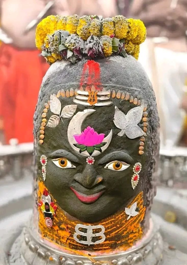 Pradeeppandeyuj's tweet photo. *🙏🌹जय श्री महाकाल 🌹🙏*
*श्री महाकालेश्वर ज्योतिर्लिंग का आज का भस्म आरती श्रृंगार दर्शन*
*🔱श्रावण, कृष्ण पक्ष, तिथि - अष्टमी, संवत् २०८३, दिन - बृहस्पतिवार, ०६ अगस्त २०२६🔱*
*🌹ॐ नमः शिवाय*🌹🙏 https://t.co/0SpnCbuaso