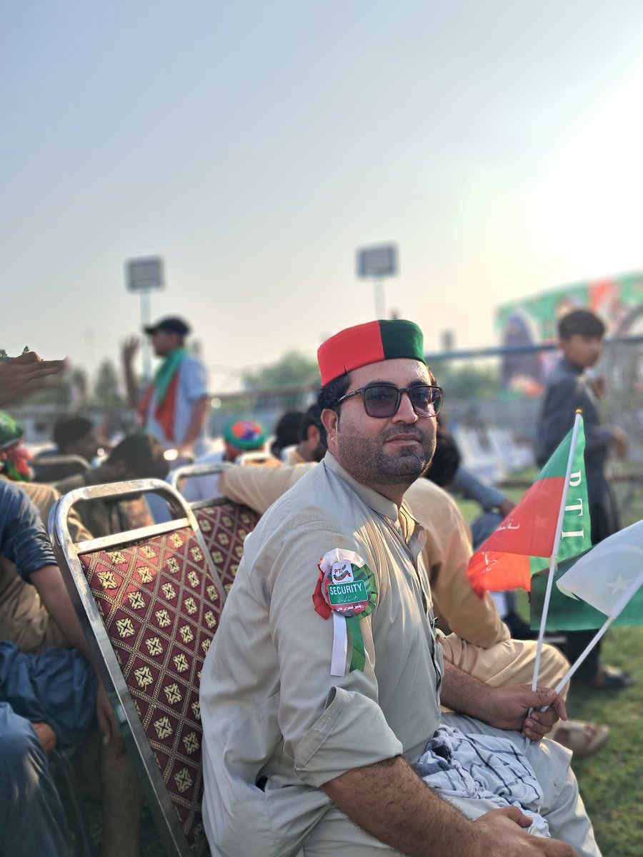 saqibkhattak72's tweet photo. #peshawer #jalsa
#awami #field #marshal
#imran #ahmad #khan #niazi
Asim munir salute once more time for country to ik not for ego
#hamidmir #ispr https://t.co/aKrdIDDoyG