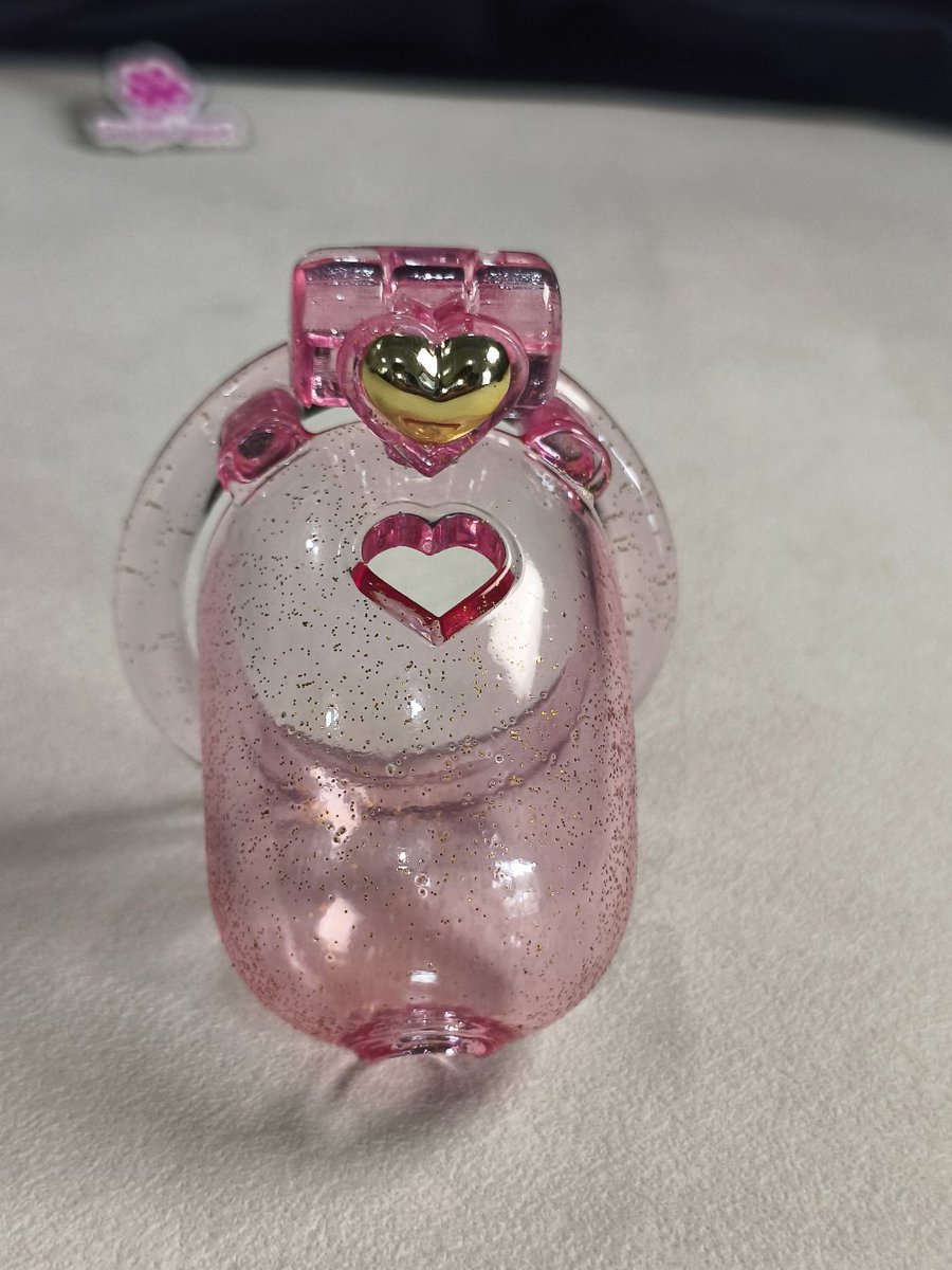 Sugarbeet77's tweet photo. pink chastity lock #chastitycage #Femboy #BDSMCommunity #Sissy #sugarbee https://t.co/cLYIILI4wE