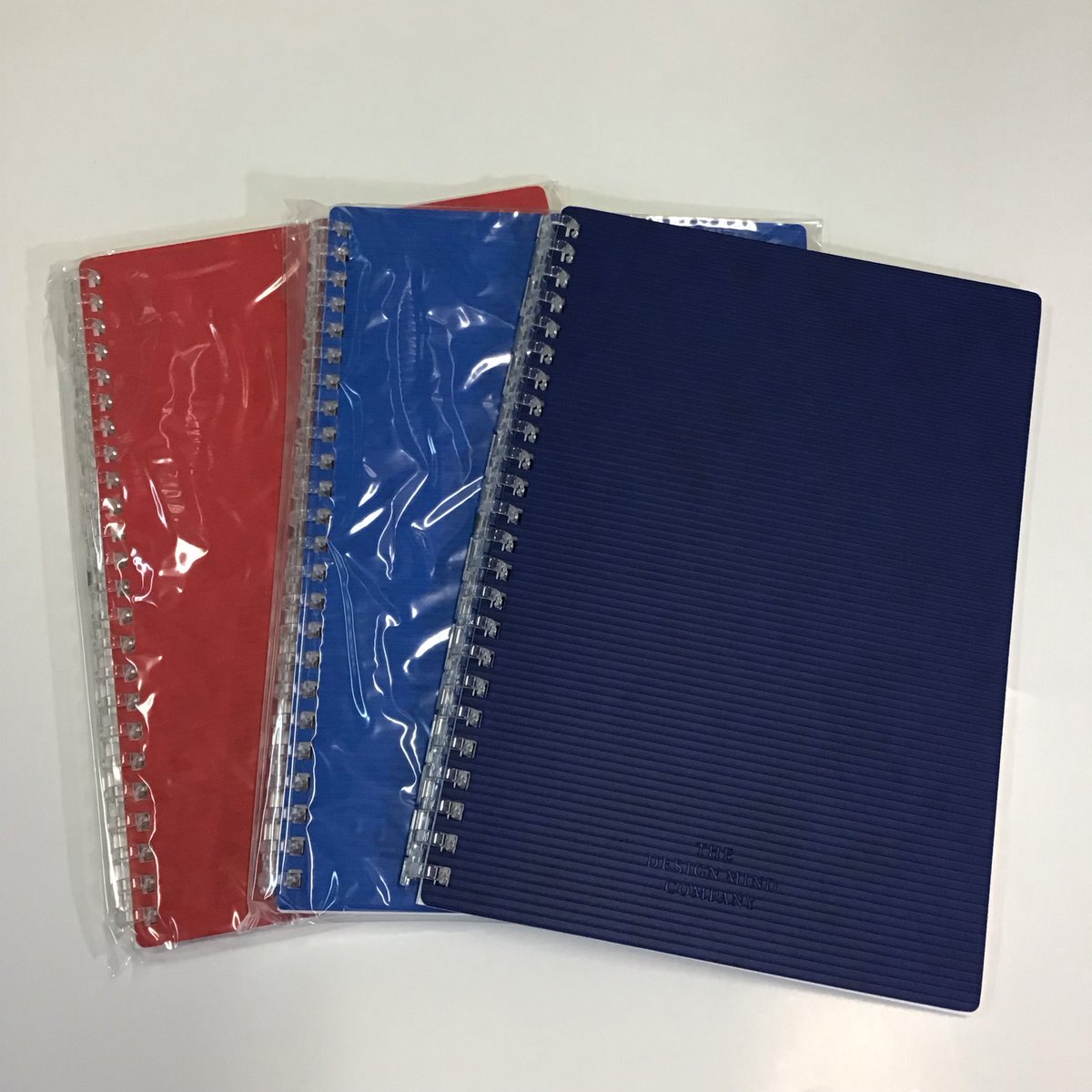 KNihondo's tweet photo. 在庫限り数量限定のツイストリングノート、今度はA5 が入荷しました！
なんと税込100円です🤯
現行品は539円、リーフですら330円しますので、これは破格値ですよ〜✌️
中身のリーフは6㎜罫です。 https://t.co/SwyCLgPDMX
