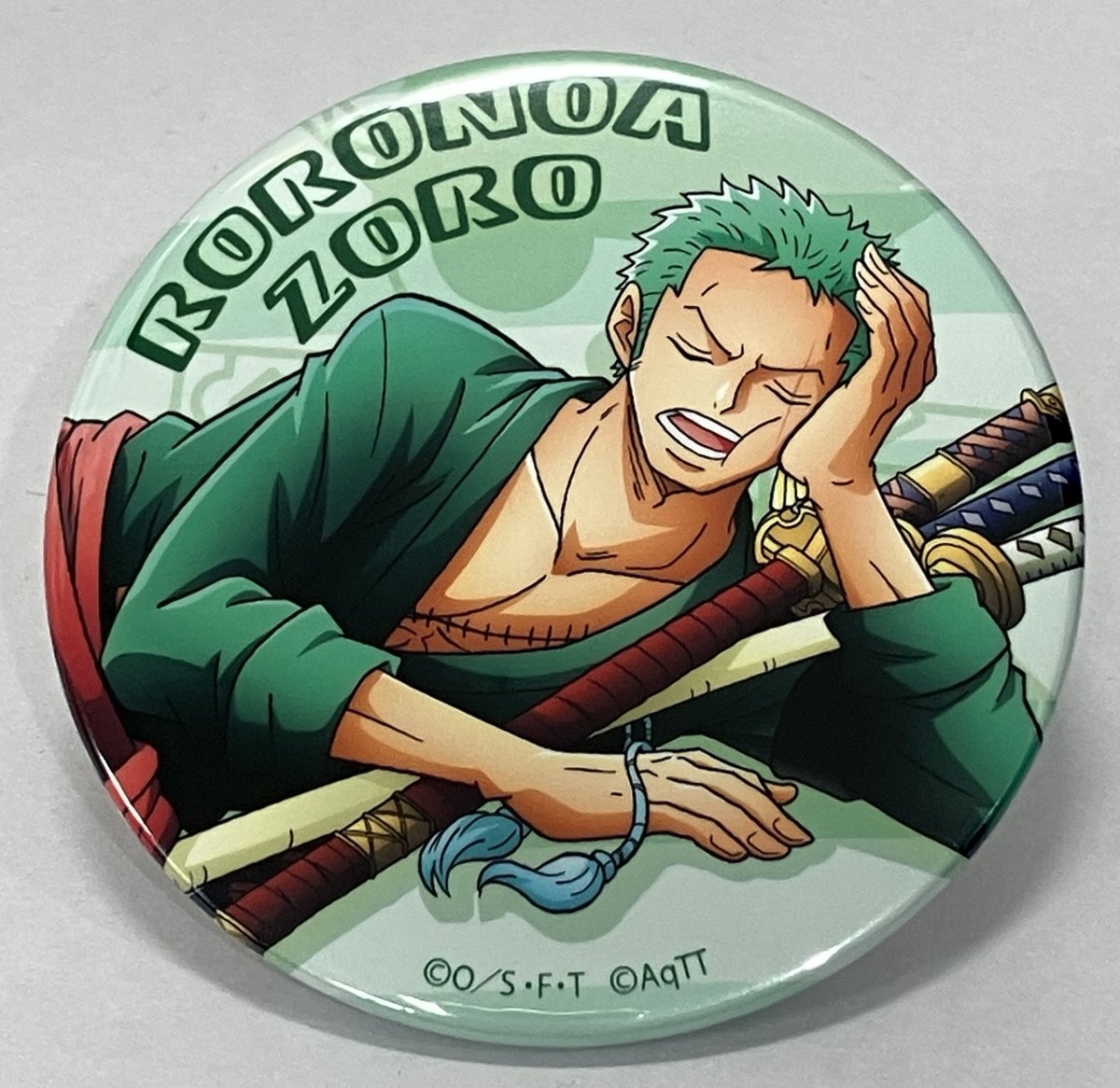 商品入荷情報】 ONE PIECE 缶バッジ ～お昼寝タイム～ ロロノア・ゾロ
