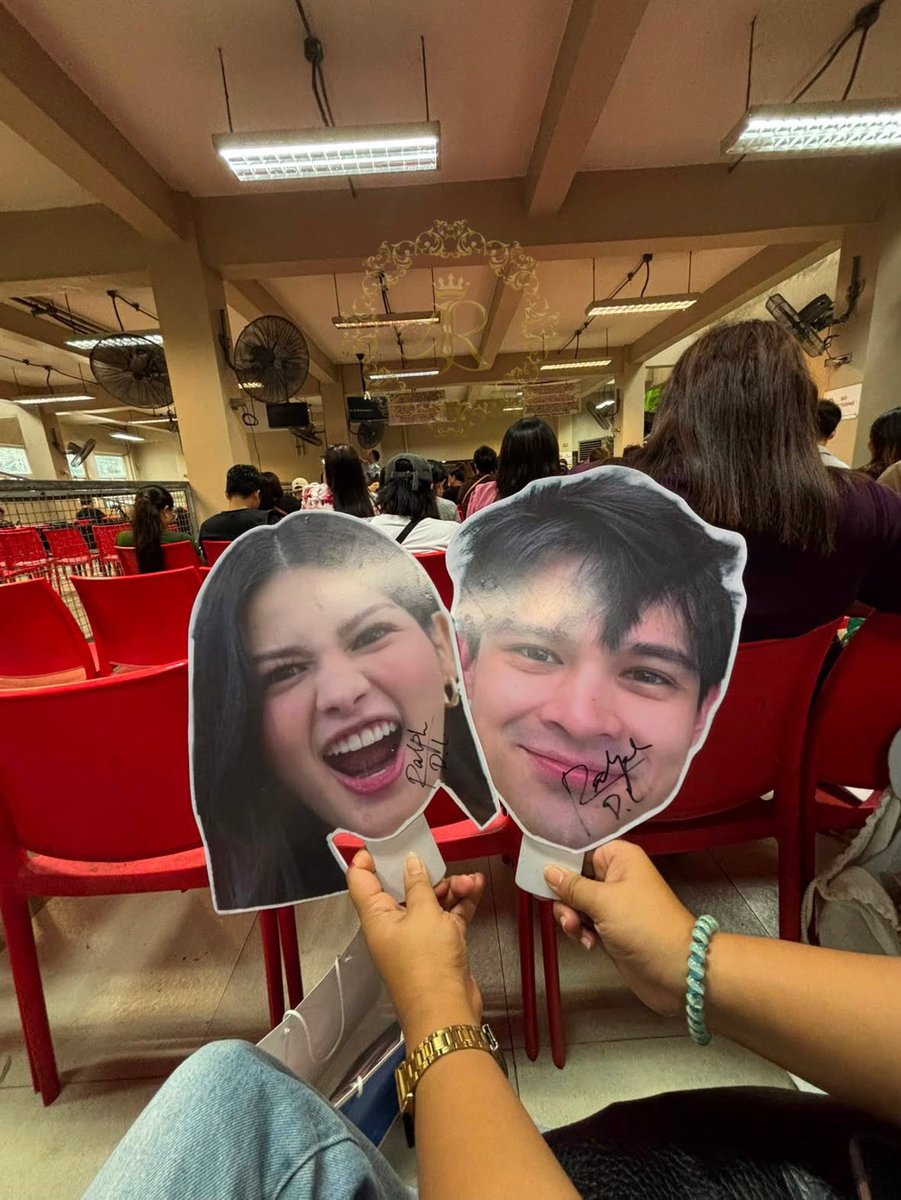 AzRalphOFC's tweet photo. LOCK-IN: LIFTED. ✅
TEAM LIVE: ACTIVATED. ✅
RAZZLES: READY???

Our first Team Live event is here! Let’s make our presence felt, cheer our hearts out, and remind everyone what RAZupport looks like.✨ https://t.co/vyTFDZrznL