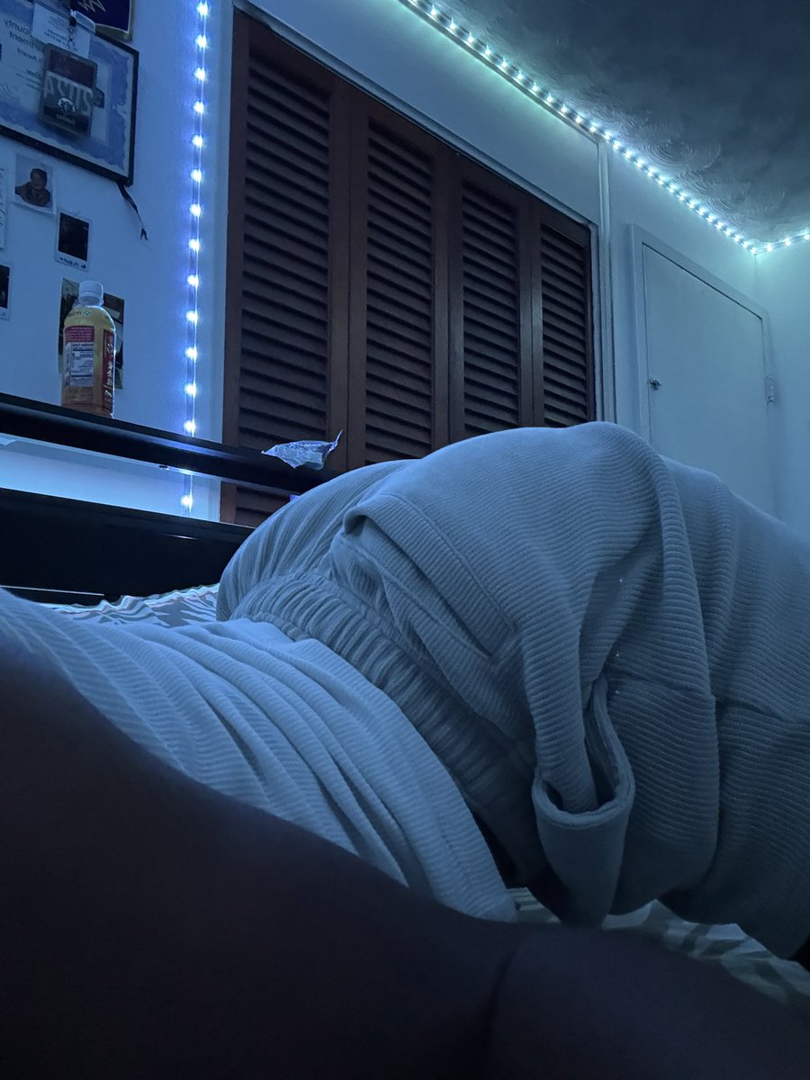 facenotf0und's tweet photo. who want me to be they pillow prince ? #nsfwtwtًً  #bmorefreaks #mdfreaks #dmvfreak #humpday https://t.co/ATtyKwsCa1
