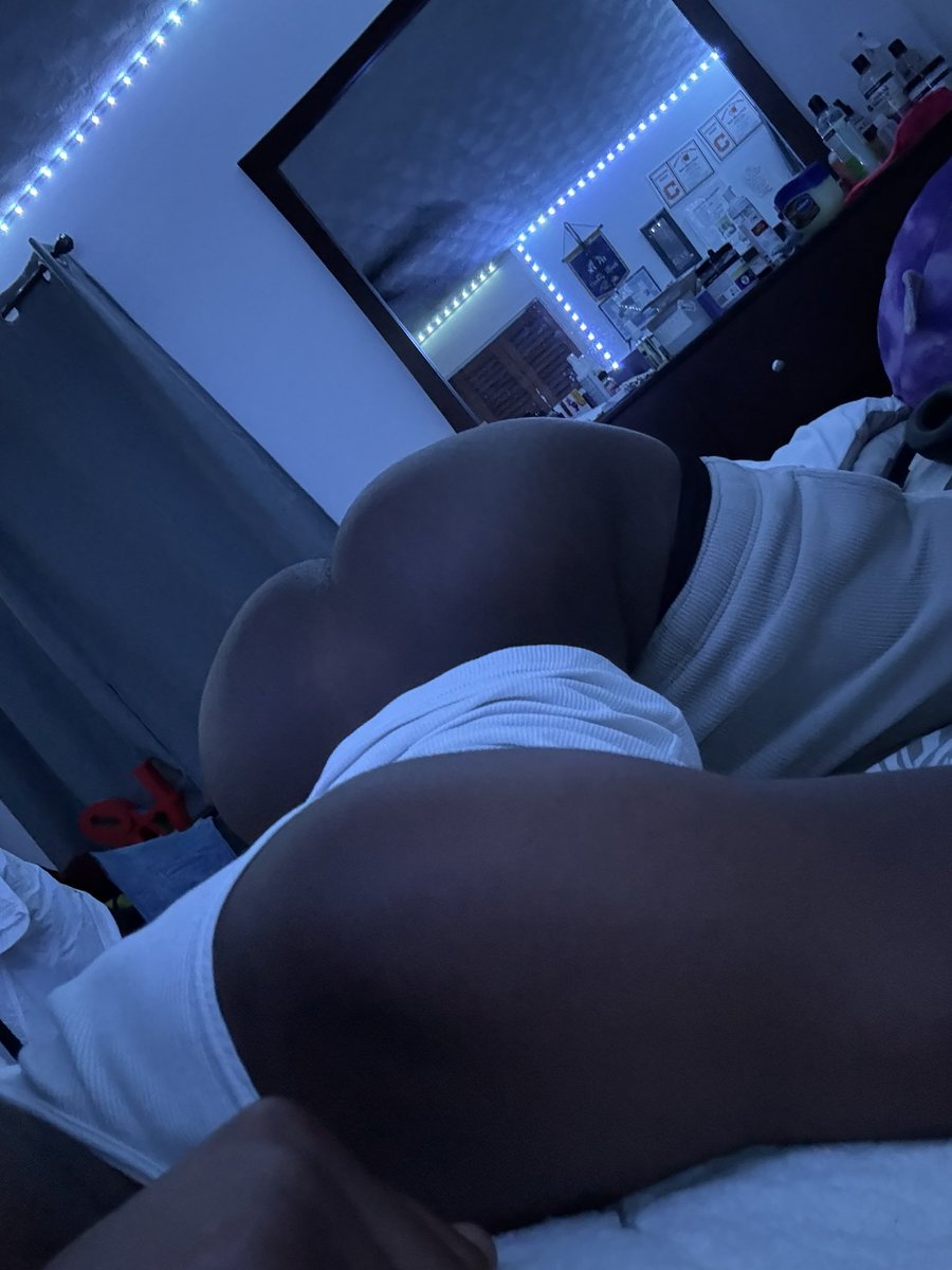 facenotf0und's tweet photo. who want me to be they pillow prince ? #nsfwtwtًً  #bmorefreaks #mdfreaks #dmvfreak #humpday https://t.co/ATtyKwsCa1