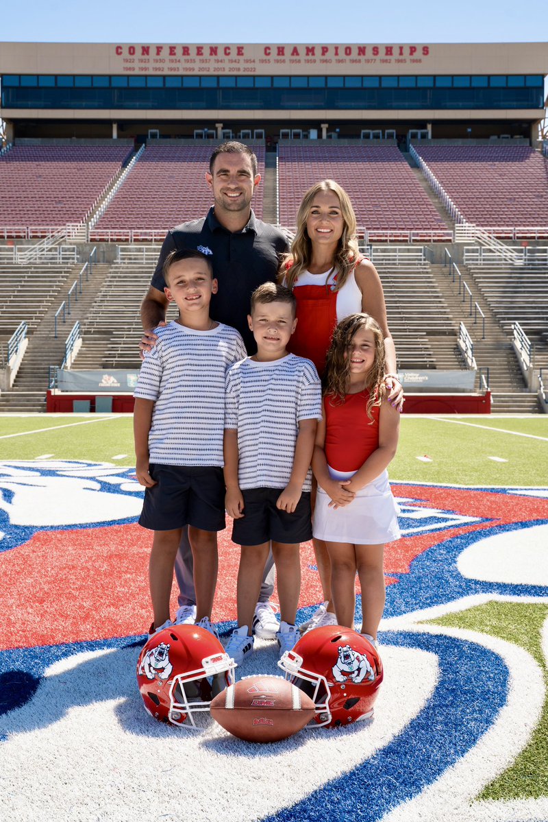 Kels_Benedetto's tweet photo. The Benedettos are ready for the 2026 fb season!!!🏈 #GoDogs‼️🐶 https://t.co/sIbZSoc2te