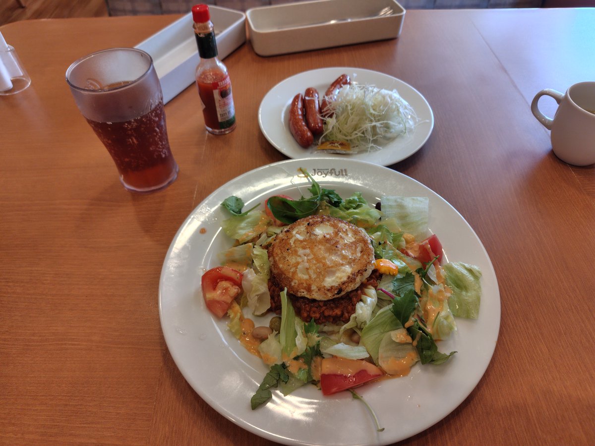 21Lazy8's tweet photo. タコライスと無料ソーセージ
今度は両面堅焼きわすれなかた
が、昨日は付いてた粉チーズがにゃー

いただきまんま https://t.co/f9qBKPfNCa