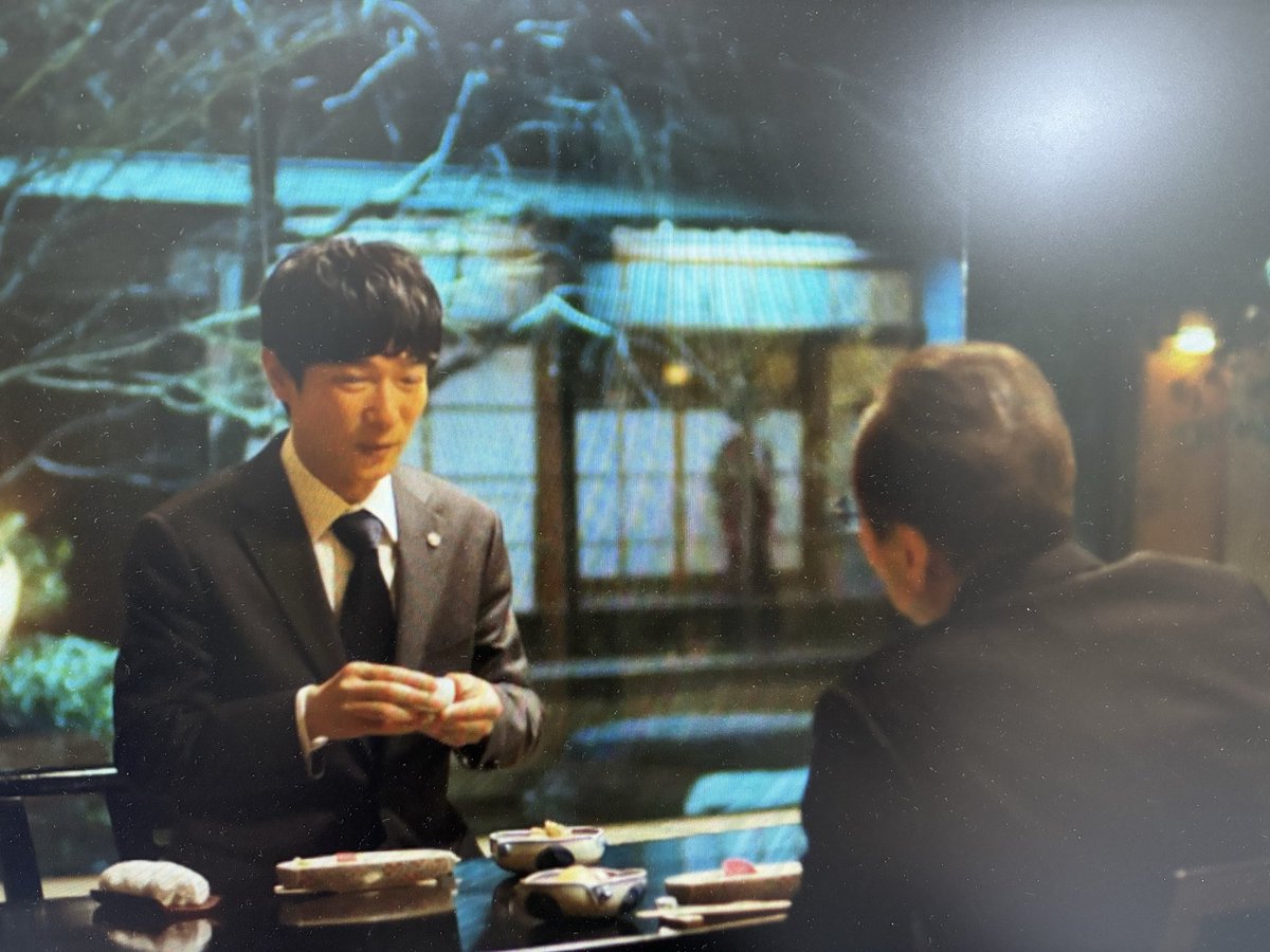 LCambassador2's tweet photo. VIVANT 考察ではなく
答え合わせ

第3話ですでに長野専務が別班であることのヒントはこの乃木が
「ザイール、、、」と言ったときに流された効果音に込められていたんですね。（音ありで観てみてください）

表情やセリフは見てる側がどう解釈するかは自由（間違うこともある）だけど

効果音は、作り手の思惑がそこにあるからそのタイミングで鳴らされてるんですよね。

でもこの後で乃木が別班だと分かるので長野専務の別班の可能性の話は意識から遠ざかりましたね。