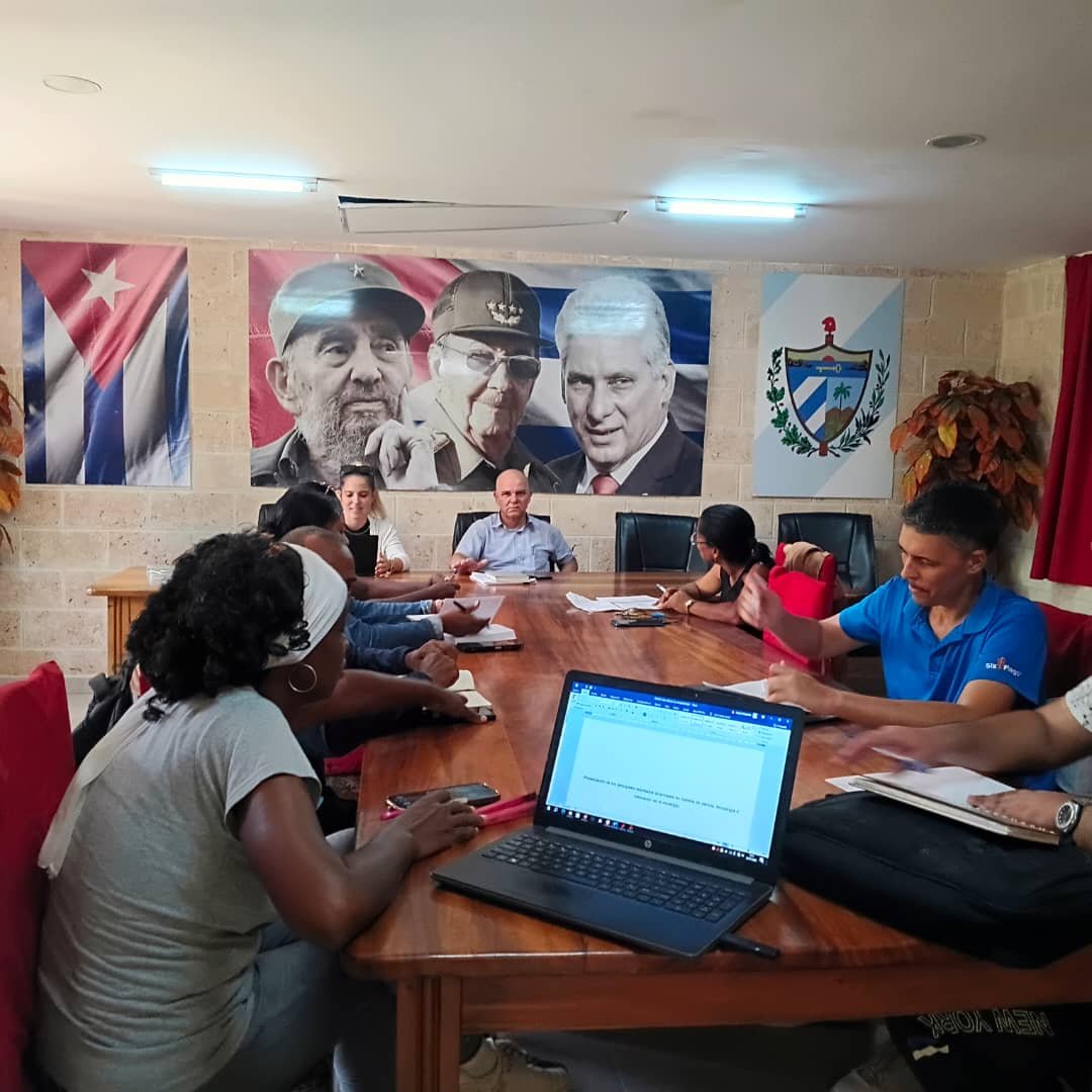 DamarisGallard9's tweet photo. #LosPalacios desarrolla el Consejo Técnico Asesor Municipal. Se presentan los principales resultados en ciencia, tecnología e innovación, se evalua los premios del Fórum por la Innovación y los preparativos de Feria de Innovación Municipal. #PinarEn26 https://t.co/eAaav5VCK6