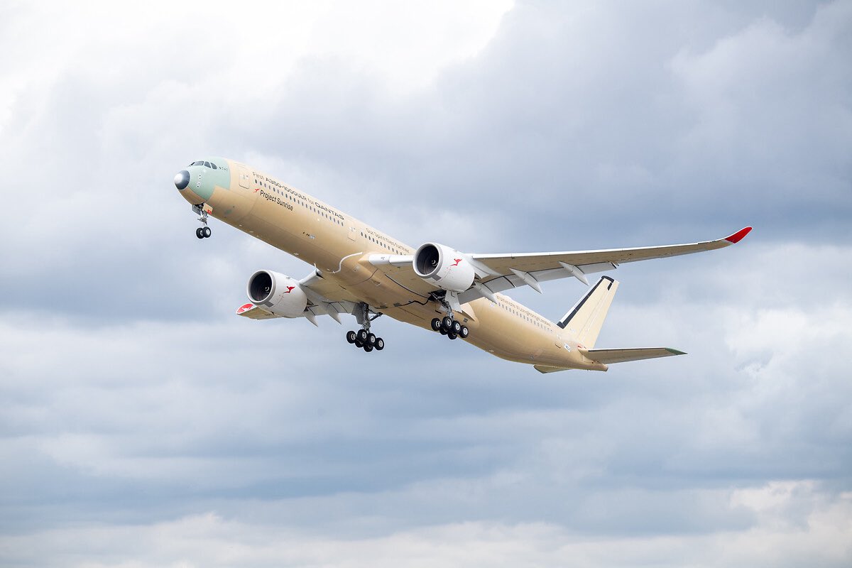 AlphaAviationHQ's tweet photo. Not just an aircraft… a machine built to rewrite the limits of long-haul travel ✈️🌎
The Airbus A350-1000ULR pushing farther, flying longer, connecting the world.@Airbus https://t.co/GuNy30zFYe