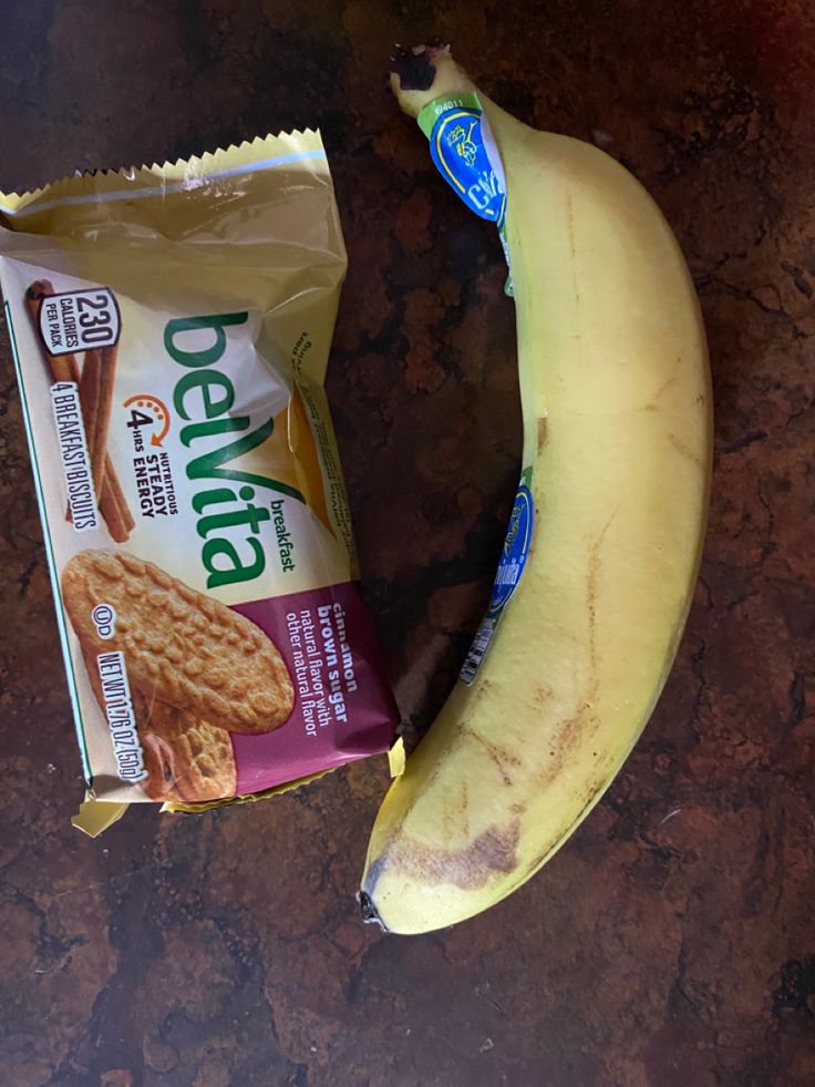 depuarture's tweet photo. duh asam lambung gue naik... untung udah nyelipin pisang sama cookies https://t.co/Dvry1wC8nt
